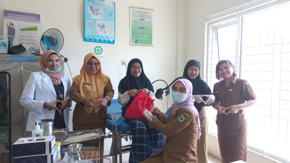 Deteksi Dini Kanker Leher Rahim Melalui Pemeriksaan IVA TEST