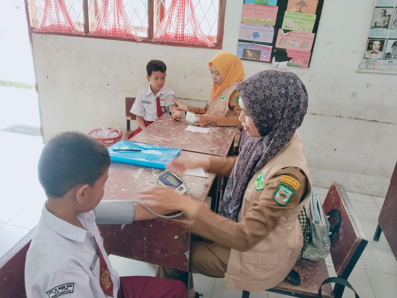 PEMERIKSAAN KESEHATAN GRATIS (PKG) ANAK SEKOLAH